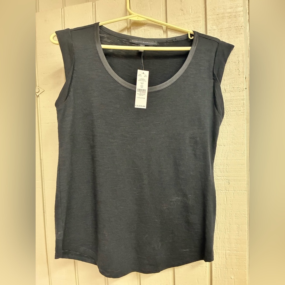 Women's  black Sleeveless Top